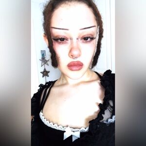 Meet your Posher, Stella